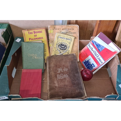 892 - Mixed lot of vintage books, including 