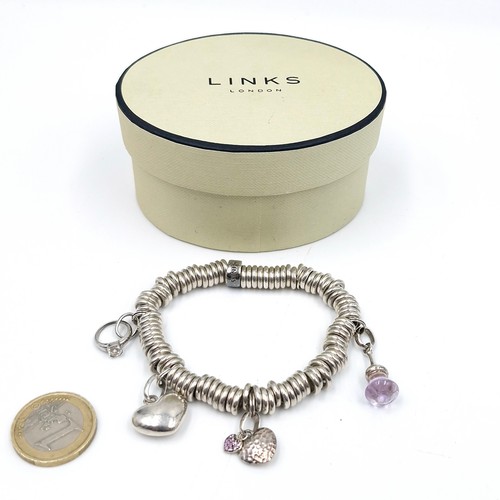 982 - A heavy Sterling Silver Linkls of London Bracelet . With pouch and box. 64g