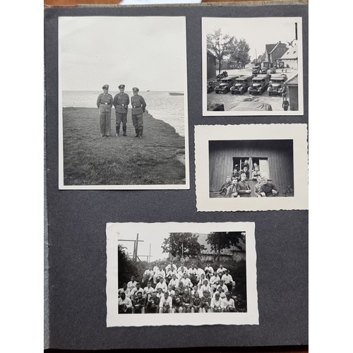 779 - Star lot : A ww11 photograph album with original images of german troops and SS commanders . 22 full... 