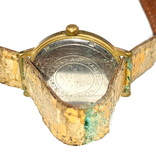 33 - A vintage Gloriosa 15 jewel wristwatch with Arabic dial and subsidiary second hand. Watch has wind-u... 