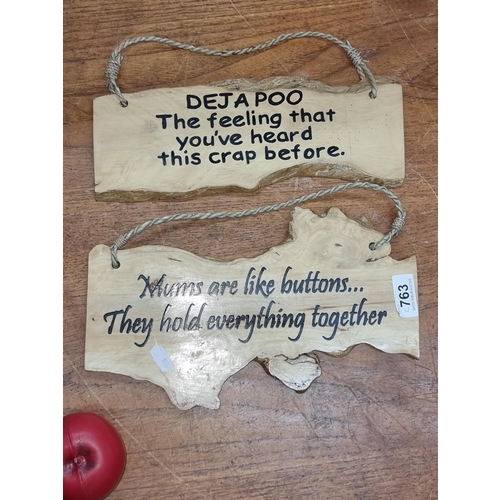 763 - A pair of handcrafted wooden humorous and wholesome wall signs reading Mums are like buttons.... The... 