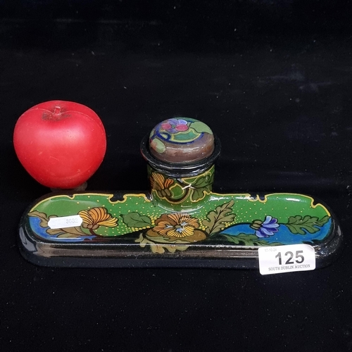 125 - A fabulous Dutch Regina Plateelbakkerij Gouda hand painted ceramic inkwell and pen holder. Marked '1... 