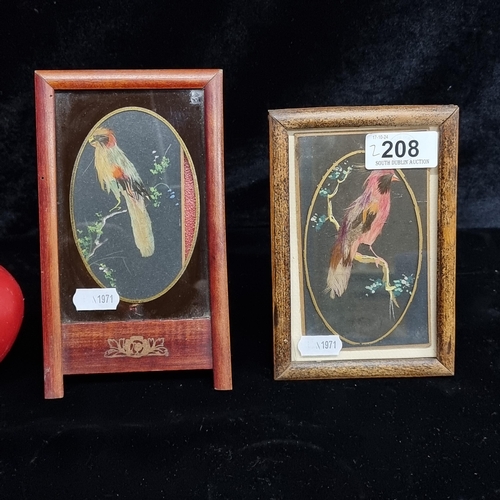 208 - Two beautiful antique feathercraft bird art pictures. Excellently crafted and housed in smart wooden... 