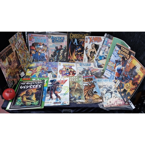 362 - A large collection of comic books including vintage examples in Spanish and English - Thor and Justi... 