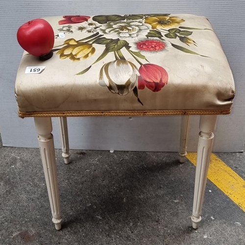 651 - Floral upholstered stool, from the mid-20th century. Approximately 18 in height, 12 in width, 16 in ... 