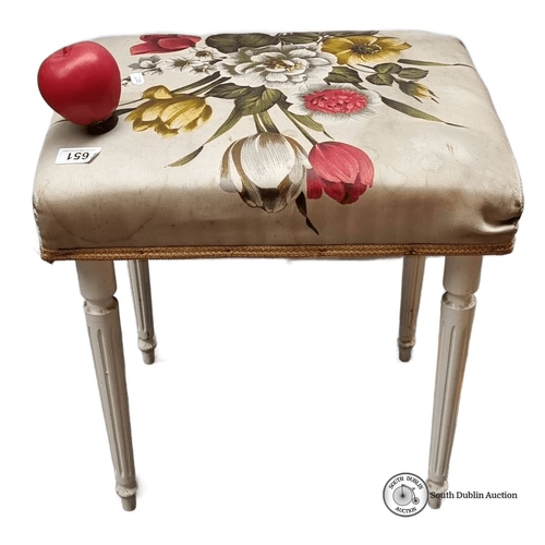 651 - Floral upholstered stool, from the mid-20th century. Approximately 18 in height, 12 in width, 16 in ... 