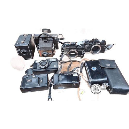 665 - Collection of vintage cameras including Kodak VR35, Praktica models, Hanimex 35 HS, Polaroid Color S... 