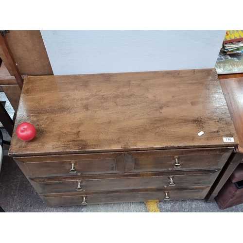 710 - Wooden chest of drawers with three drawers. Approximately 36