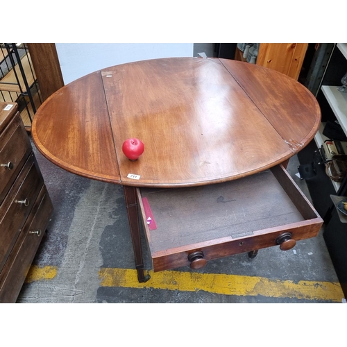 711 - Star Lot : Lovely clean Mahogany drop-leaf table, approximately 30