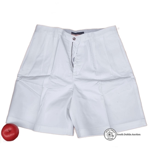 722 - White cotton shorts from Tommy Hilfiger, size 34. Dry cleaned