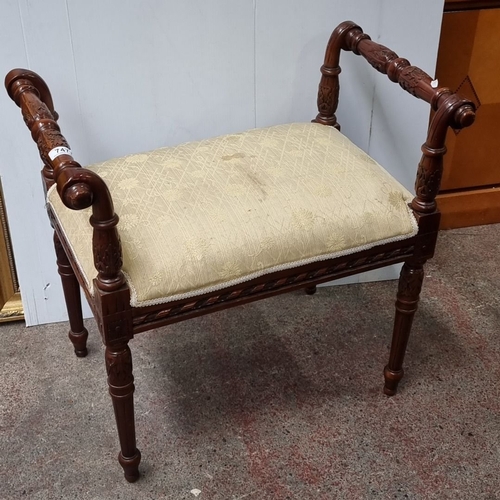 Lot 747       