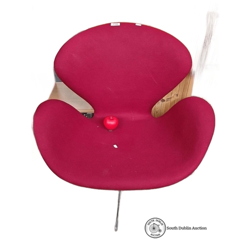 770 - Star Lot : A super Swan chair after Arne Jacobsen for Fritz Hansen with a chrome four-star base. App... 