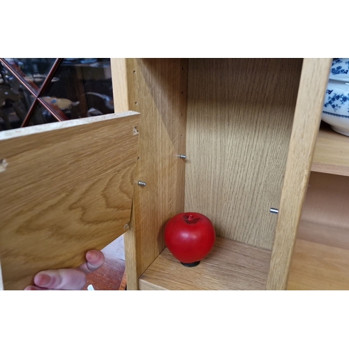 783 - A tall cd rack 180 cm high,15 cm wide, 15 cm deep.