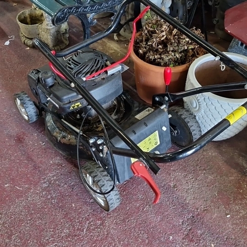 1069 - Star lot :Pro-Lawn mower featuring a Briggs & Stratton 450E Series engine, 125cc.