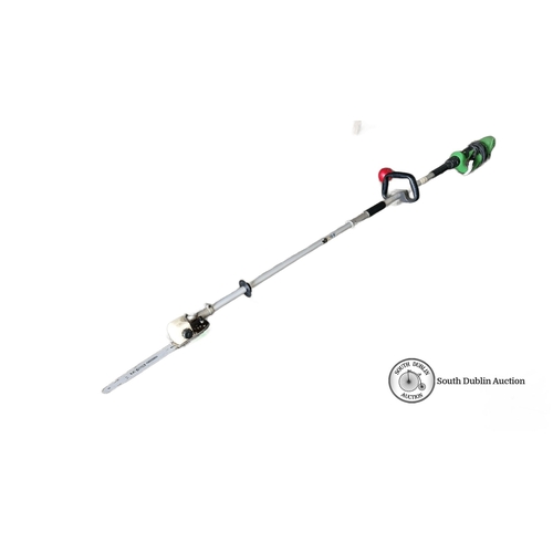 1082 - Extendable pole chainsaw featuring an Oregon Double Guard 91 bar. Includes ergonomic handle.