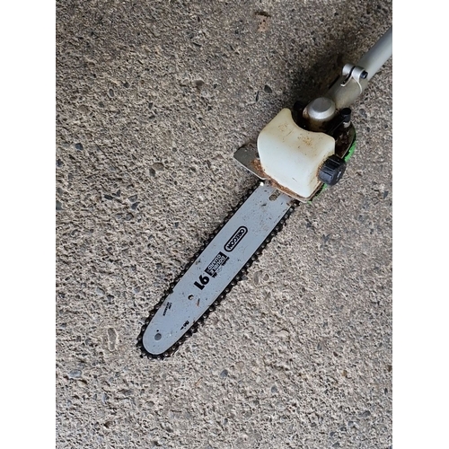 1082 - Extendable pole chainsaw featuring an Oregon Double Guard 91 bar. Includes ergonomic handle.