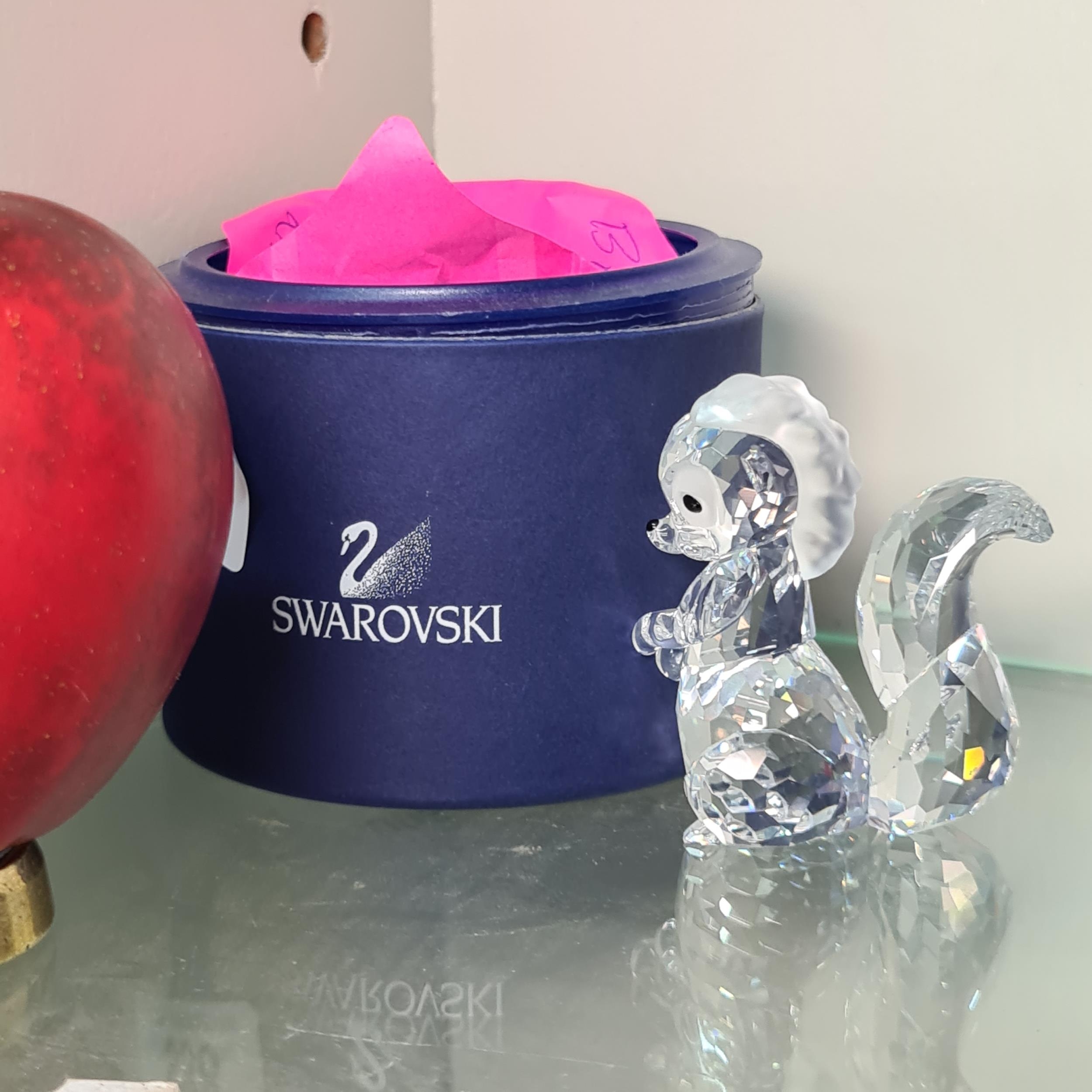 Star Lot A Swarovski Crystal Flower Skunk from The Bambi Series. RRP