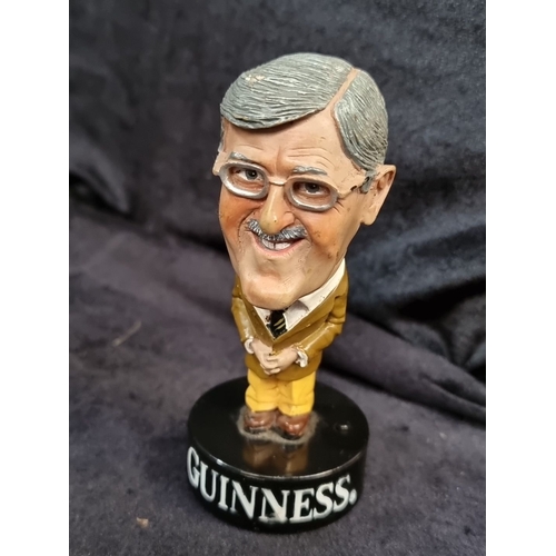 1095 - Guinness-themed collectibles including a serving tray, two figure busts of John Motson and Jimmy Hil... 