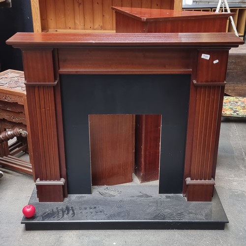 1188 - A lovely mahogany fireplace surround. In nice condition.