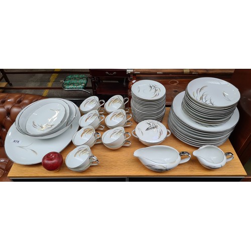 675 - Wentworth China dinner service, Eterna Shape, Pampas pattern, Japan. Includes plates, cups, and serv... 