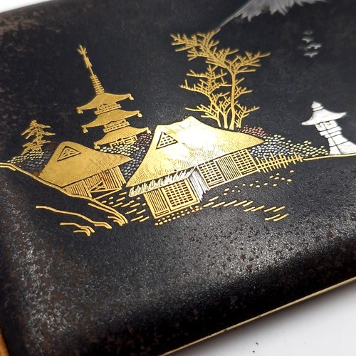 441 - A vintage enamelled Japanese cigarette case with silver and gold inlay set with Japanese mark. Dimen... 