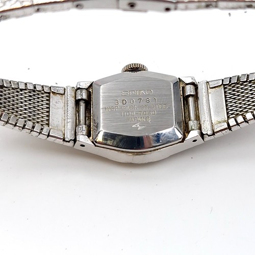 445 - A vintage Seiko Ladies rainbow wristwatch with associated bracelet. Watch no. 3DO781. Watch with win... 