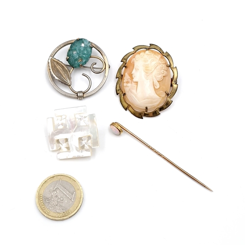 14 - A collection of items consisting of a cameo brooch with pin intact, together with an opal stone tie ... 