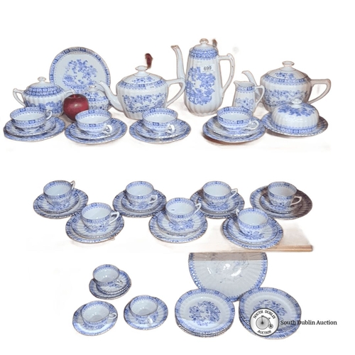 699 - Bavarian porcelain tea set by Seltmann Weiden features a blue floral pattern, West Germany. The set ... 