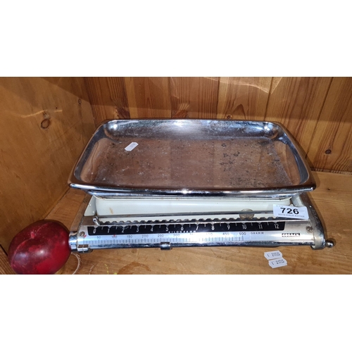 726 - Vintage Kosack kitchen scale with chrome accents. It has dual weight measurements in grams and kilog... 