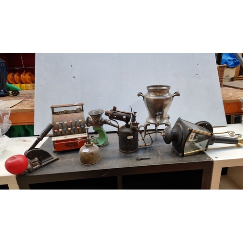 597 - Mixed vintage collection: includes Spong & Co. Ltd meat grinder with model 601 from England, antique... 