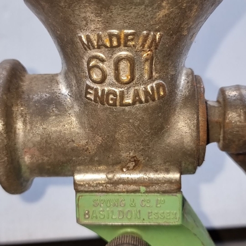 597 - Mixed vintage collection: includes Spong & Co. Ltd meat grinder with model 601 from England, antique... 