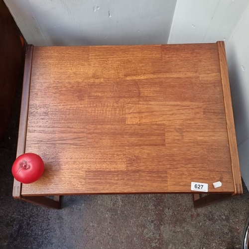 627 - Mid-Century Modern side table in teak wood, featuring clean lines and minimalist design.