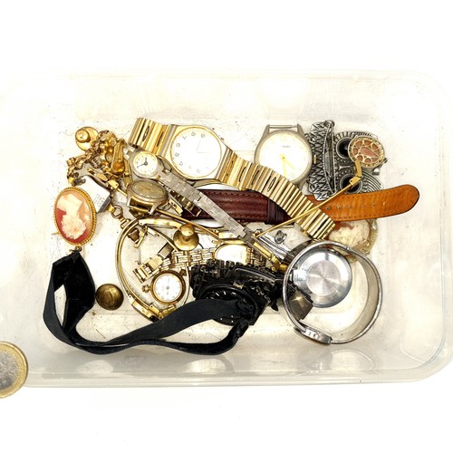 487 - A large assortment of watches - two vintage Seiko example, together with other assorted jewellery it... 