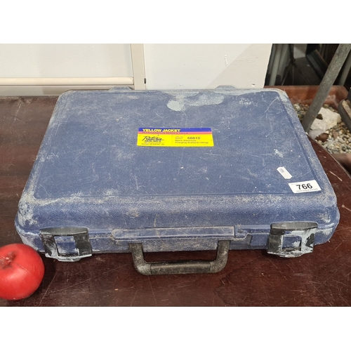 766 - Richie Yellow Jacket Refrigerant Scale, model 68810, has a maximum capacity of 220 lbs (100 kg). It ... 