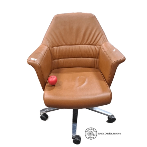 770 - Star lot : Sitland executive office chair, Italian-made, with tan leather upholstery and a swivel ba... 