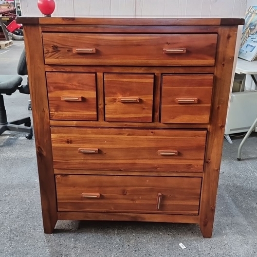 960 - Star lot :Solid wood chest with six drawers, featuring rectangular handles. It has a beautiful grain... 