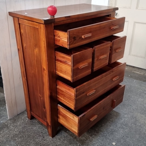 960 - Star lot :Solid wood chest with six drawers, featuring rectangular handles. It has a beautiful grain... 