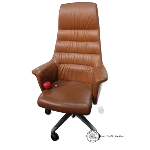 965 - Star lot : Sitland executive office chair, Italian-made, with tan leather upholstery and a swivel ba... 