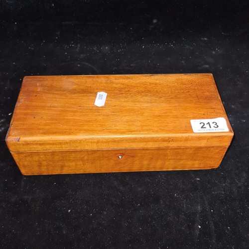 213 - A vintage cribbage game set housed in a neat wood hand crafted box.