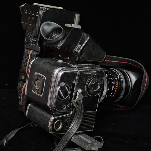 288 - Super Star Lot : A Hasselblad 500 EL/M medium format camera.
Comes with a Carl Zeiss Distagon 50mm f... 