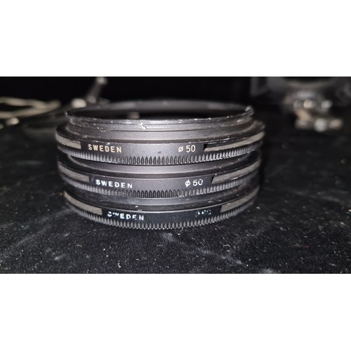 290 - Star Lot: Hasselblad Original parts such as filter holders, waistlevel optical viewfinder, bellows a... 