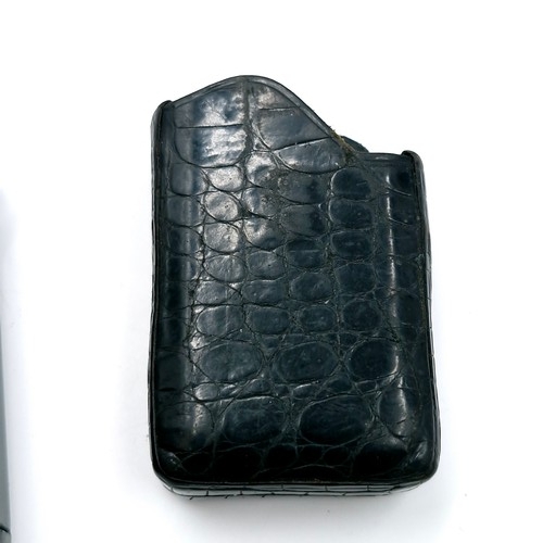 31 - Star Lot : A nice example of a Flaminaire Crillon Querriz French made flint lighter. Comes with a le... 