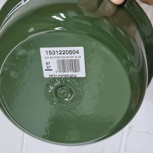 893 - Star lot :A brand new, with tags Le Creuset sauce pan. In an olive green finish.
RRP: €265 on www.le... 