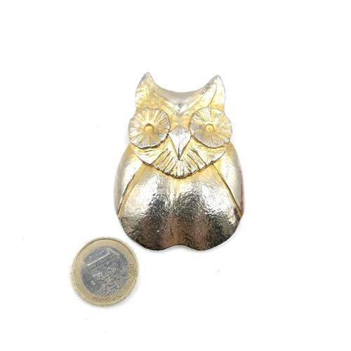 547 - A vintage designer Celine T. Saxe Paris brooch depicting an owl brand name stamped to verso. Pin in ... 