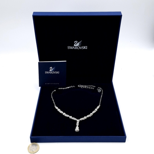 600 - A very pretty brand new Swarovski Crystal necklace. Housed in original jeweler's box with certificat... 