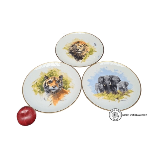 660 - Set of three Wedgwood plates from the David Shepherd Wildlife Collection: Lion, Tiger, Elephant. Lim... 