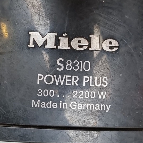 765 - Miele S8310 Power Plus vacuum cleaner, 2200W, made in Germany. With on board tools. This is the high... 