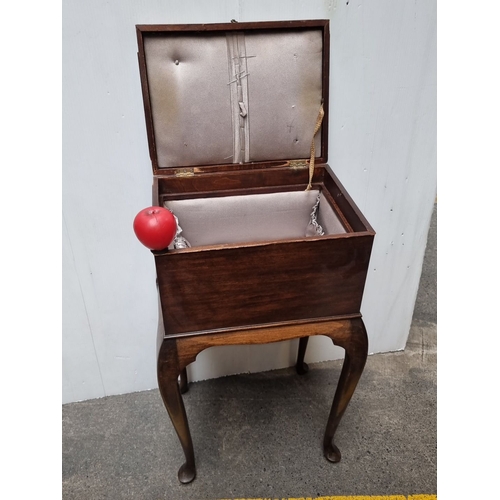 771 - Mahogany sewing box on Queen Anne-style legs, featuring a hinged lid with silk-lined interior. Early... 