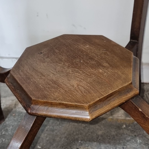 1256 - Vintage oak side table with scalloped edges and cabriole legs, featuring a hexagonal lower shelf. Fr... 