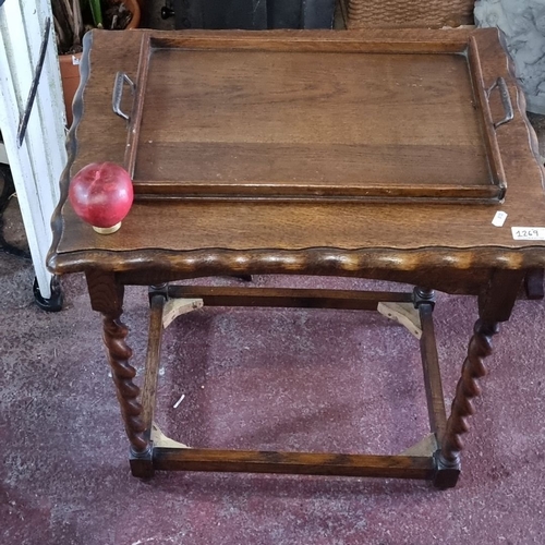 1269 - Antique side table with barley twist legs and scalloped edges, made from oak. From the early 20th ce... 